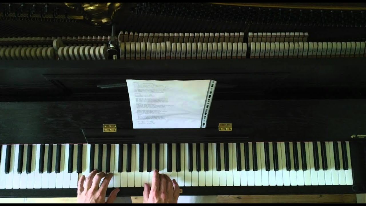 Hallelujah Piano Instrumental Karaoke (in G major)