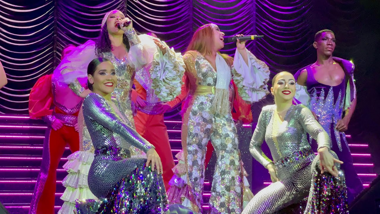 Hamburg - Nordkapp Kreuzfahrt mit dem Schiff MSC Preziosa. Ein erstaunliches Showprogramm, ABBA Show