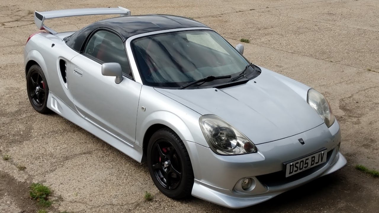 The MR2 Spyder gets new wheels, tyres and wheel spacers