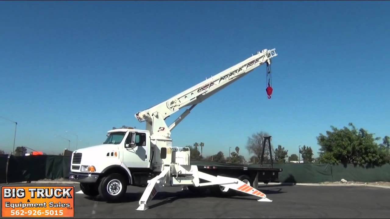 1998 Ford LT8513 Pioneer 4000 28 Ton Crane Truck for sale