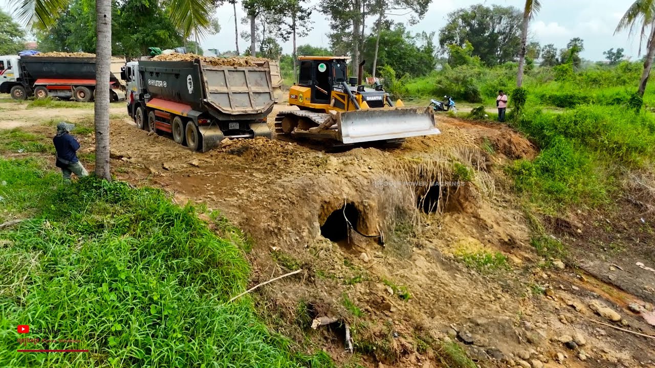 Joyful Start Plan Risky! Big Land Size Soilsfilling Was Eliminate And Dozer Skill Job & Dumper 25t
