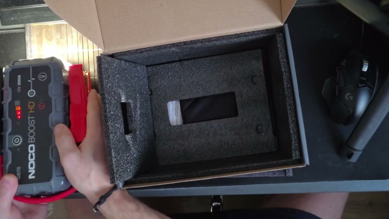Unboxing Boost Jump Starter  NOCO GB70 , 2000A