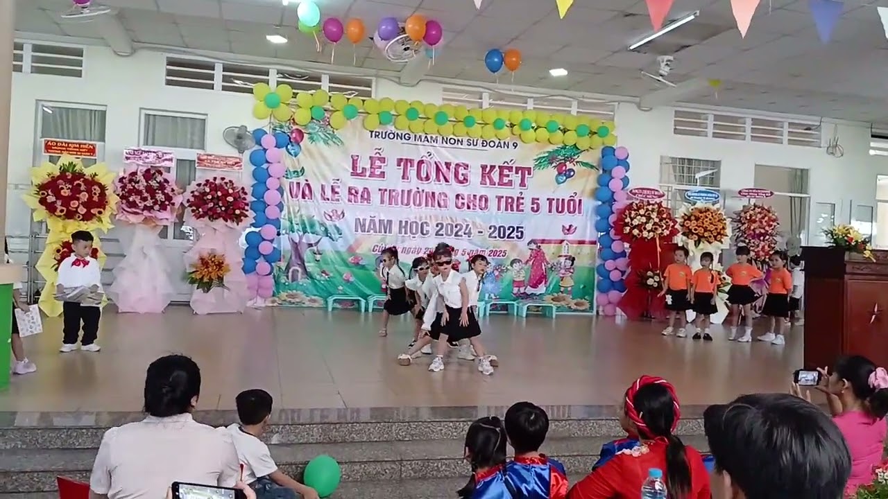 Học sinh ngoan