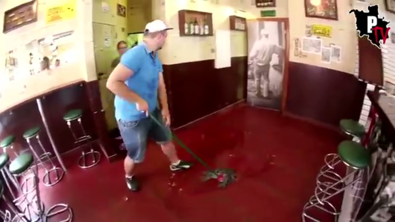 [bonus bgc ślizga się na własnych wymiocinach]
