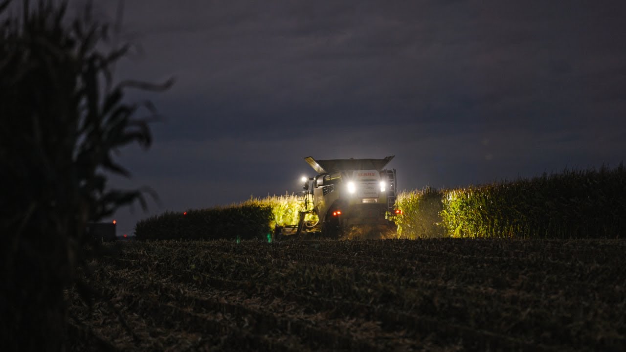 Lexion 7600 im Nachteinsatz - Stade 700 PS Mühle - CCM Ernte