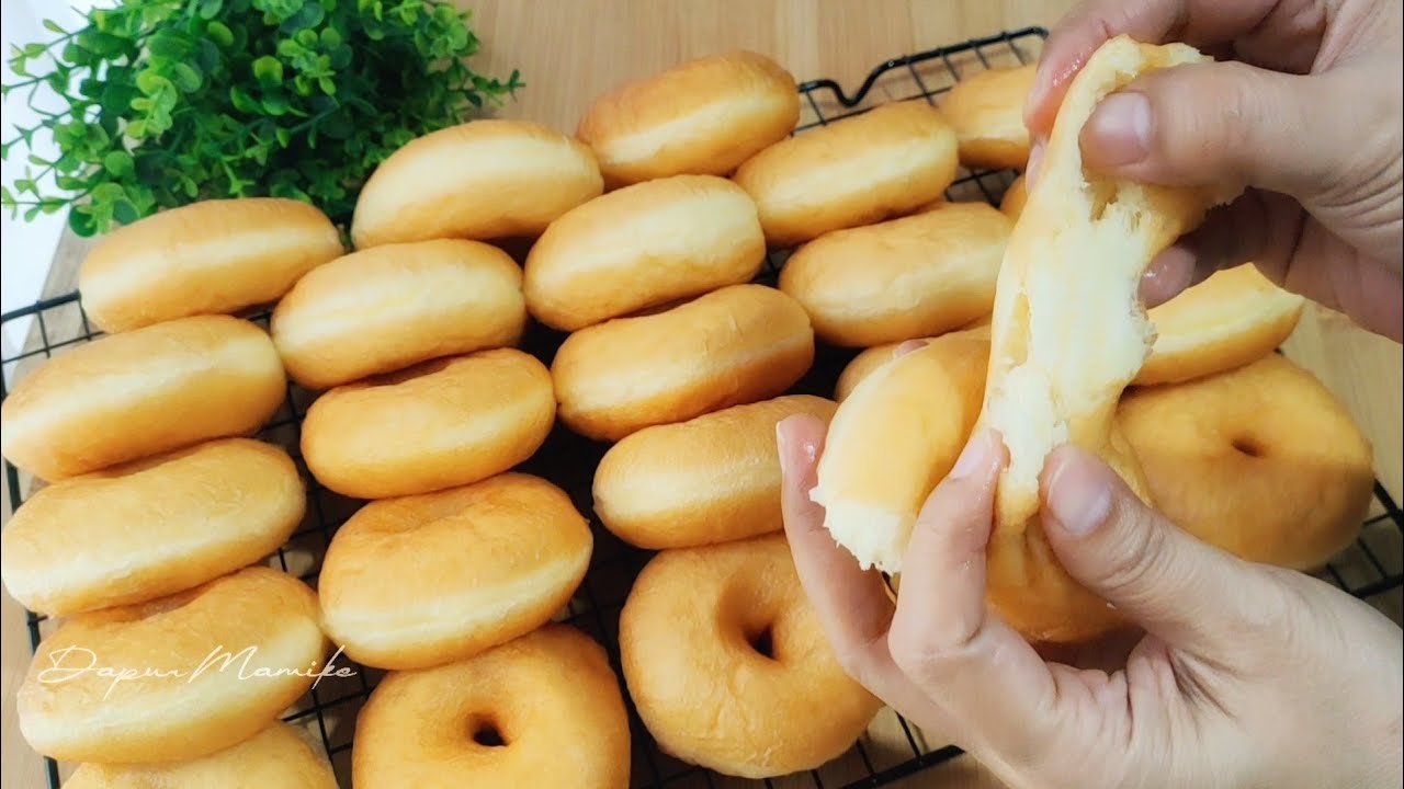 DONAT SUPER EMPUK LEMBUT MENGEMBANG DENGAN WHITE RING YANG CANTIK ‼️ AUTO LARIS MANIS ‼️