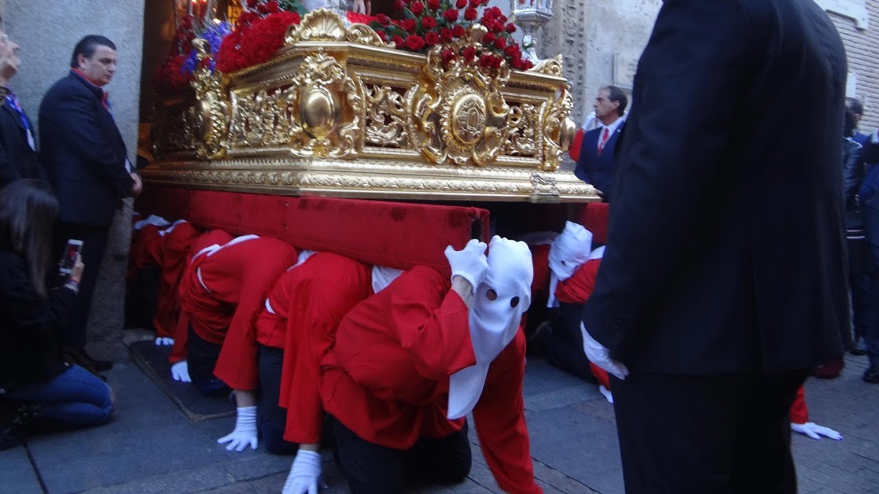 Salida procesión del Cristo de la Columna 2018 de Alcalá de Henares