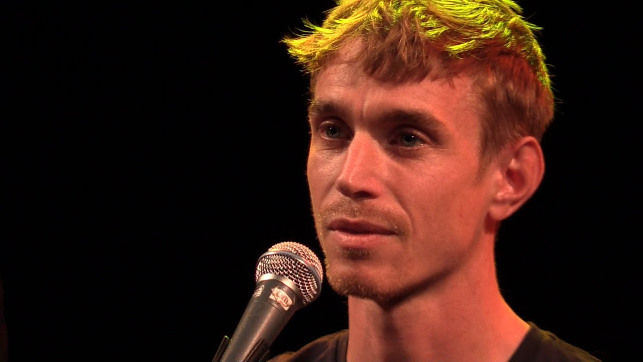 BEN MAZUE  AU STUDIO 105 DE LA MAISON DE LA RADIO DANS L'EMISSION DE FRANCE INTER FOULE SENTIMENTALE