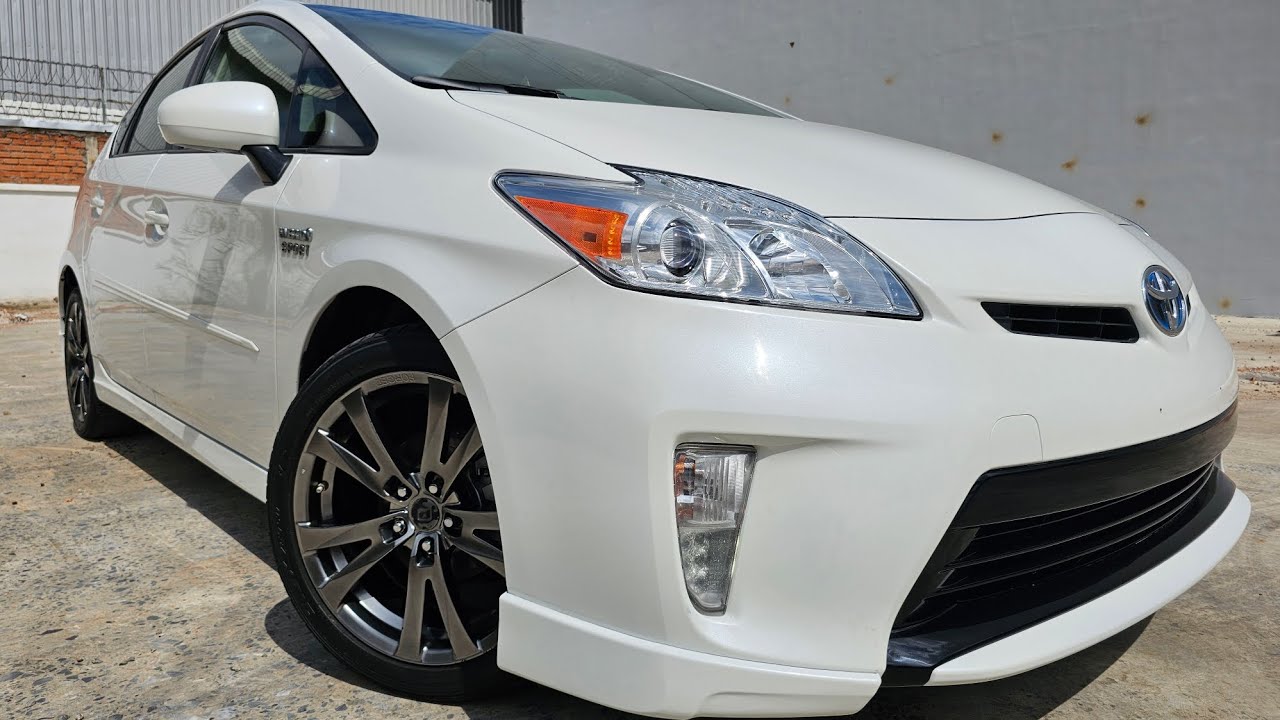 🎖លំដាប់មេឡាន TOYOTA PRIUS 2012 Option3-Sport ពណ៌សរកាំម៉ៃ ក្នុងលឿង 💛 ទឹកថ្នាំហ្ស៊ីន🥇ជុំ - យ៉ាន់