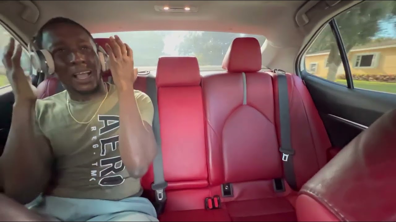 When Yo Uber Driver Keep Talking To You 😂😂