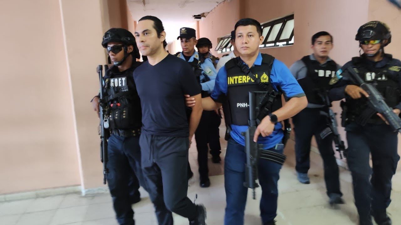 #ENVIVO CAPTURADO DE ÚLTIMA HORA - Ex Gerente de COSAVI es Extraditado a El Salvador