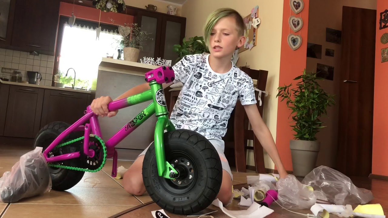 Unboxing Mini BMX pełna ekscytacja nową zabawką do trening&oacute;w