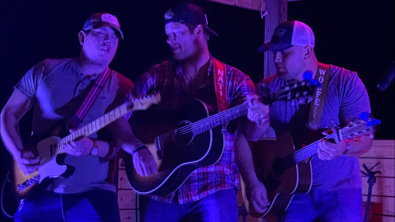 Ben Nation/Dylan Wolfe Band performing numerous songs in front of packed crowd!! #Lit 🔥🎤 #Powerful