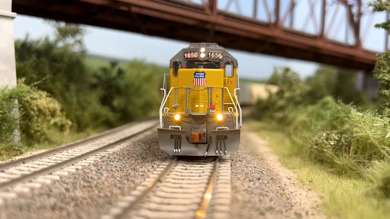 Серия Spotlight: Обзор счетчика заклепок EMD SD40-2 в масштабе HO
