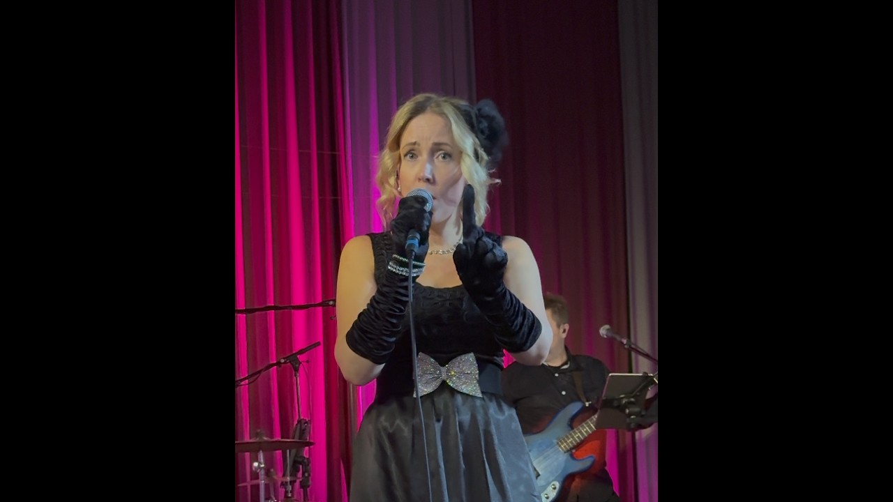 Alina Liikola - Hei hei