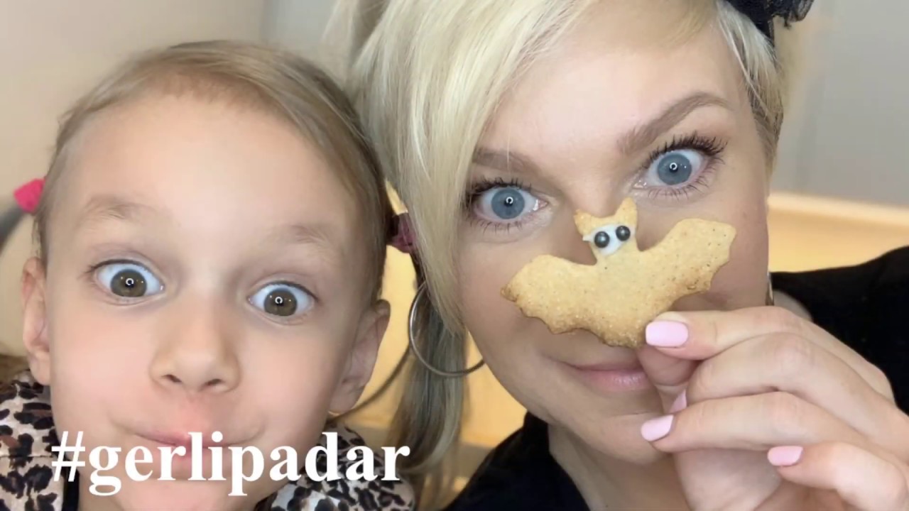 GERLI JA CAMILLA TEEVAD KÜPSISEID