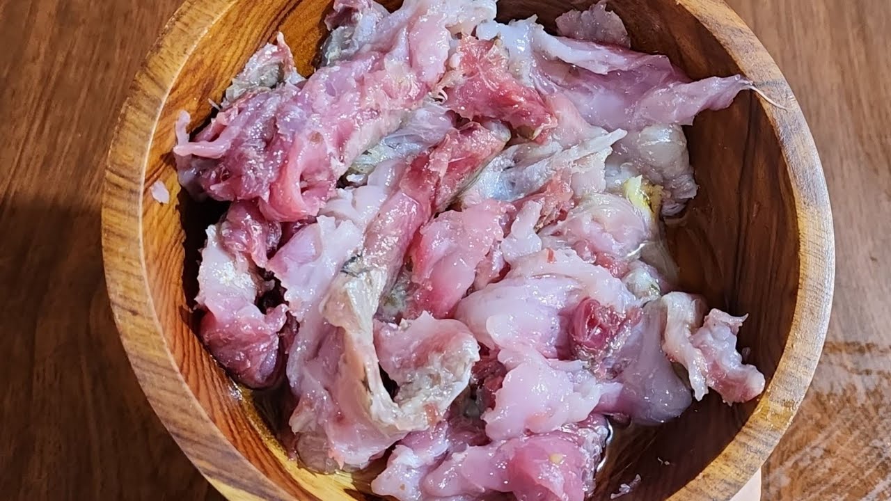 الطريقه الصحيحه لأكل الفسيخ 🐟واختيار الفسخاني الشاطر وكمان تحضير السناكس بتاع الفسيخ