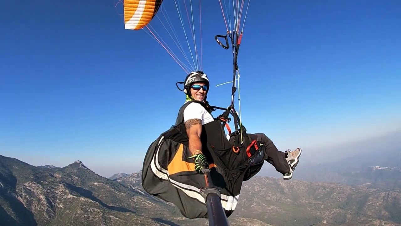 CAMINATA Y VUELO DESDE EL PICO LASTONAR EN MARBELLA.