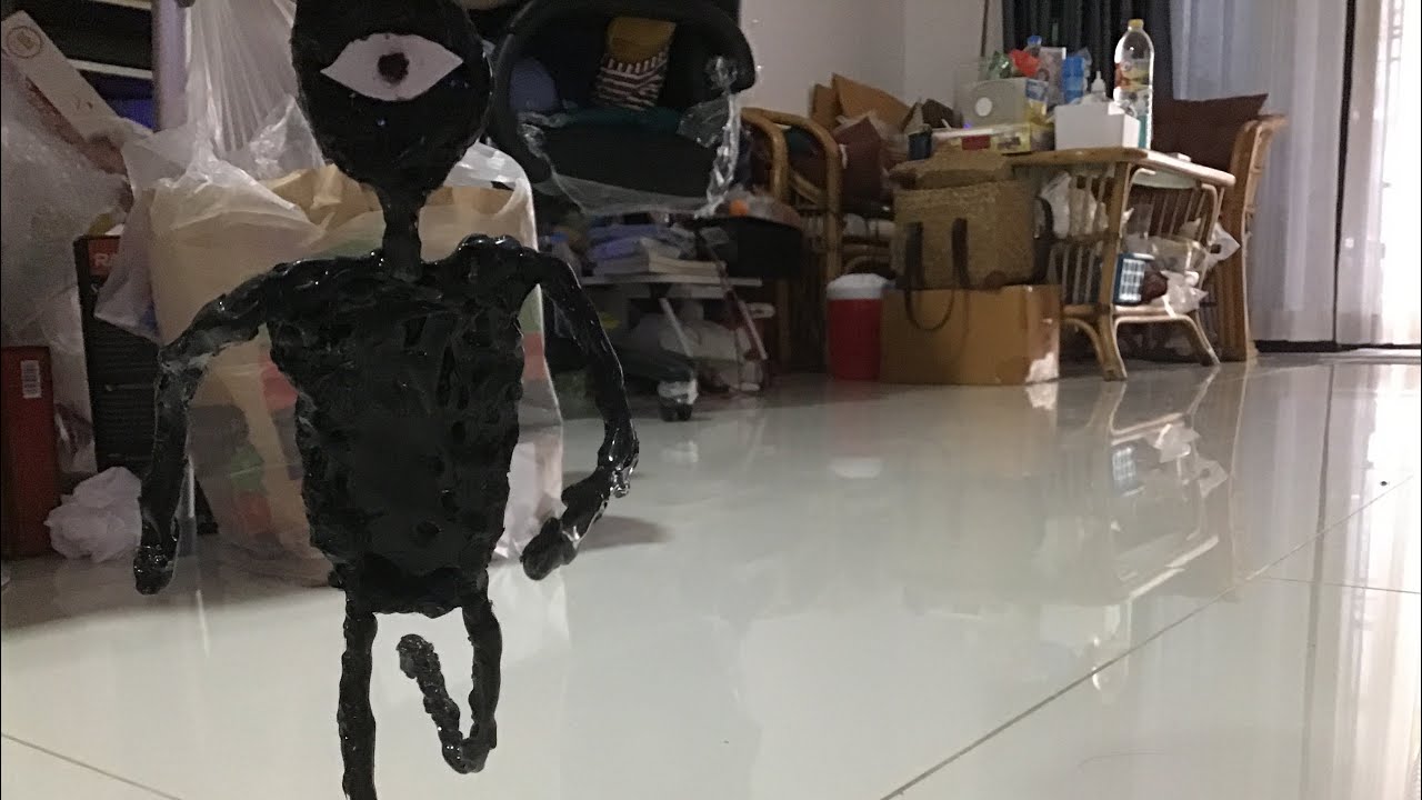 The headless one do be walking tho