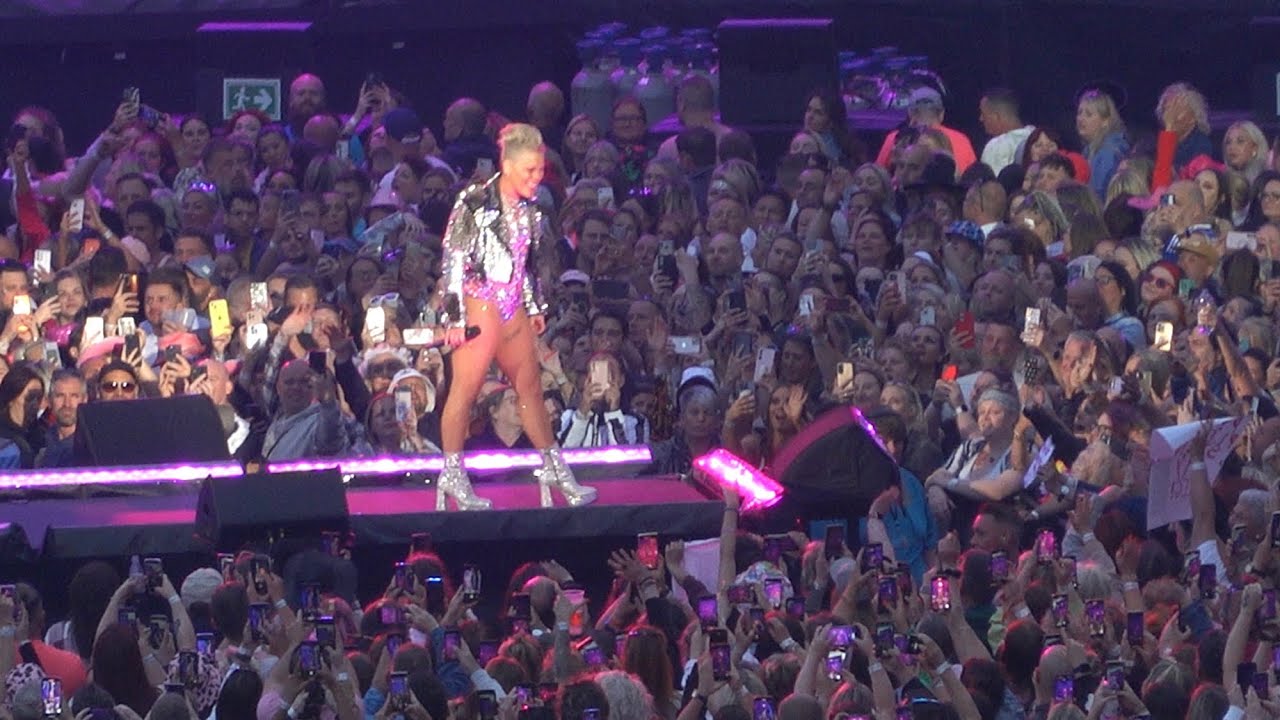 P!nk - ‘Just Like A Pill’ Live in Bolton (Night 2) - SUMMER CARNIVAL TOUR