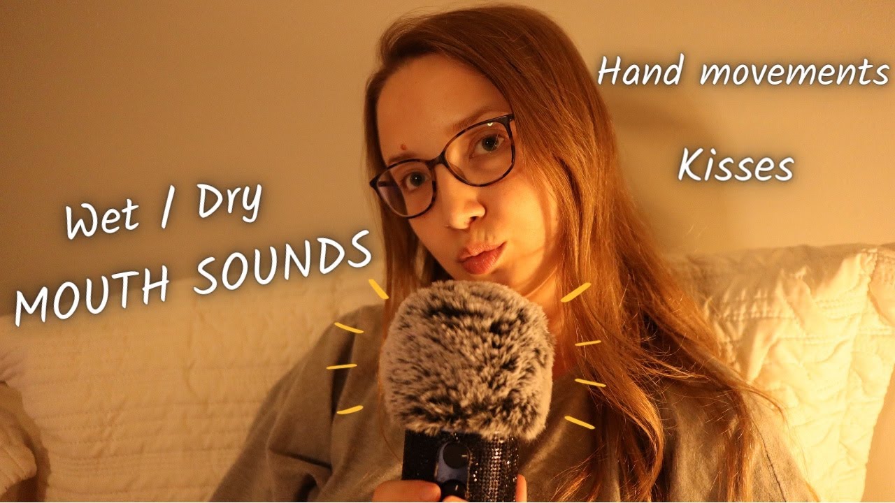 ASMR| Cozy Mouth Sounds & Hand Movements in Bed 😘HIGH SENSITIVITY💋🥰💤