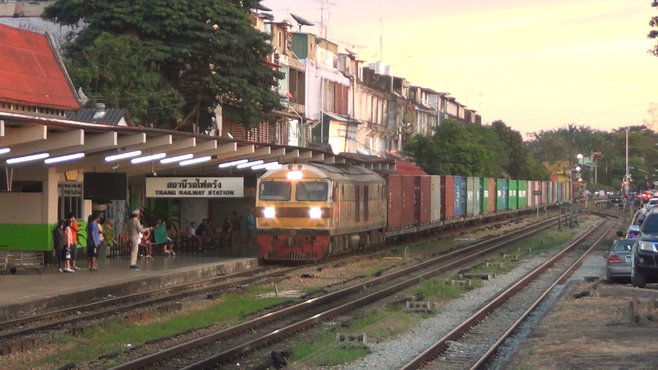 ขบวนรถสินค้าที่798 กันตัง - ชุมทางทุ่งสง วิ่งผ่านสถานีรถไฟตรัง