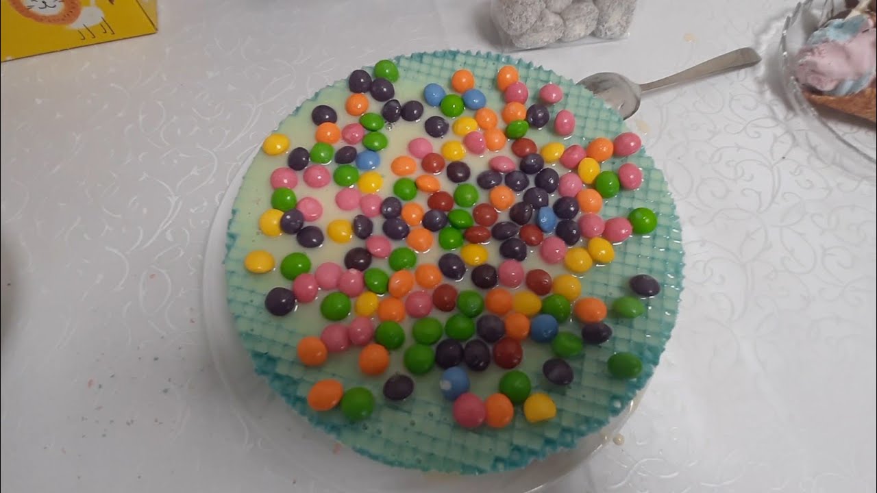 Коля с папой готовит торт. Как быстро и бюджетно приготовить торт. Самый легкий рецепт.