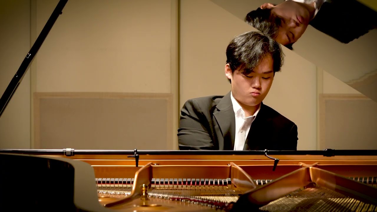 [Young-Ho Shin] Haydn: Variations in F minor, Hob.XVII:6 [Shigeru Kawai SK-EX]