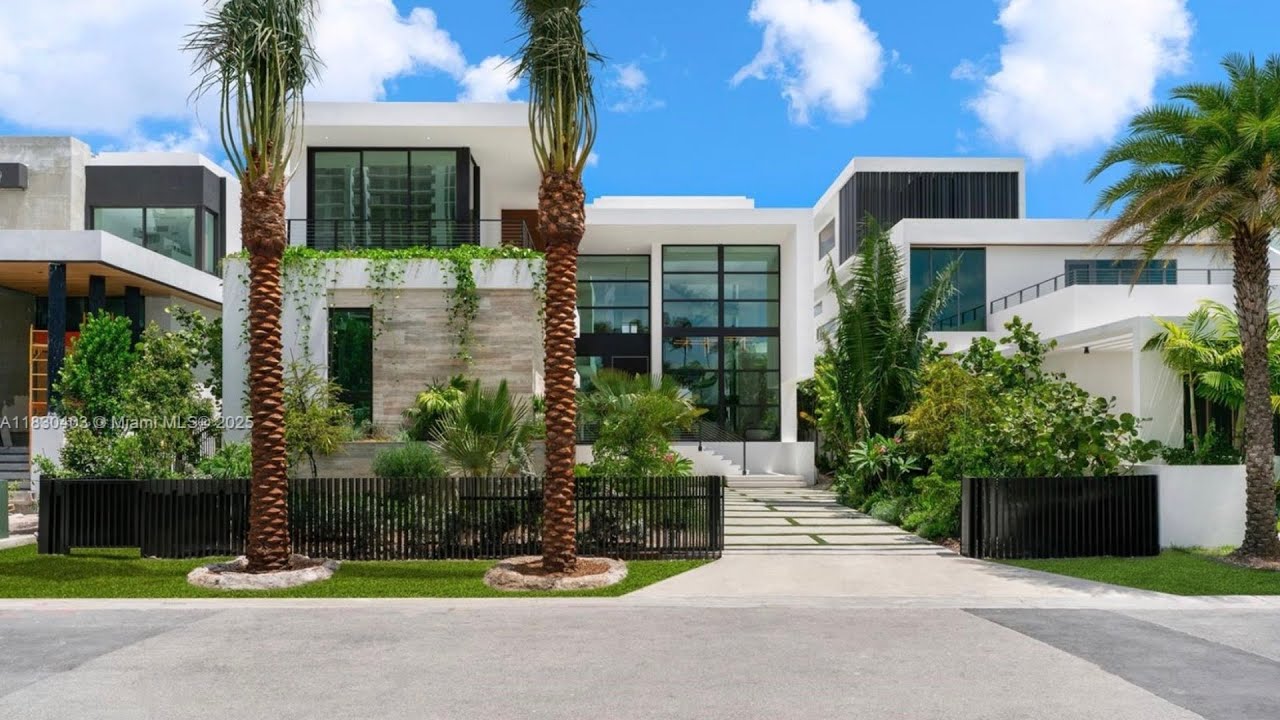 A Modern Tropical Waterfront Manse on Biscayne Island in Miami Beach FL #realestate #hometour #miami