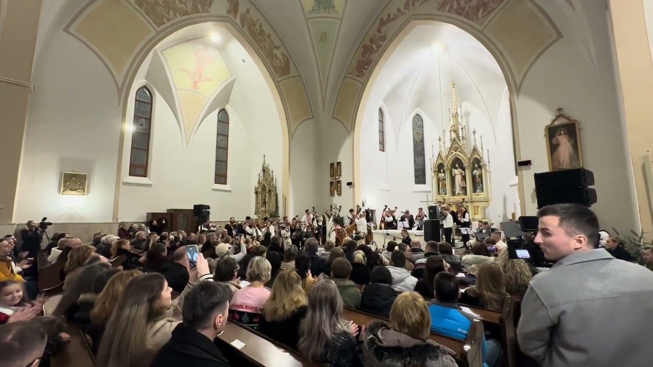 Vianočný koncert & 50 členný Podpoliansky orchester Kostol Sv. Petra a Pavla, Hriňová - 2