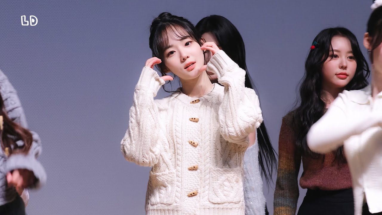 [4K] 231203 트리플에스 윤서연 (tripleS LOVElution) 'Girls' Capitalism' - 위드뮤 팬싸인회 직캠 fancam