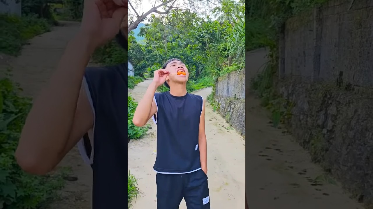 Kind Grandpa Eats Candy Skewers and the Funny Ending #shorts#2282#🍢🤤😏😧🥴☹️