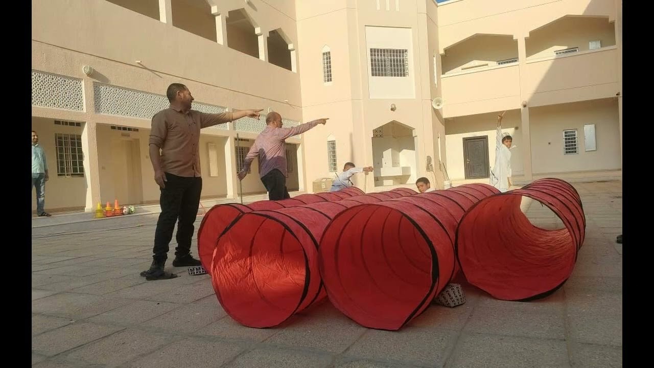 فاعليات يوم الشباب العماني بمدرسة ميتن للتعليم الاساسي