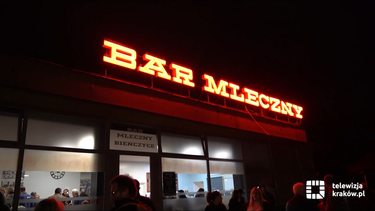 Neon „Bar mleczny” powrócił do życia