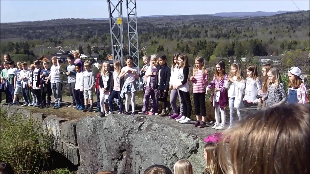 Lillås skole i Horten synger på Skolenes sangdag 2017
