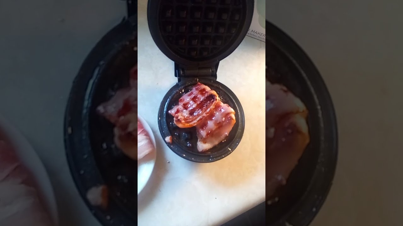 Bacon Waffle in a Dash mini waffle maker #nattyhomemaker #food