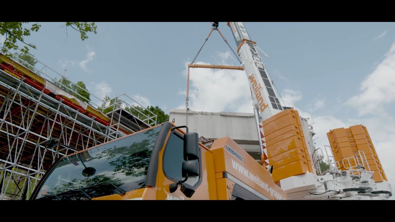 Liebherr LTM 1450-8.1 im Einsatz mit Weiland