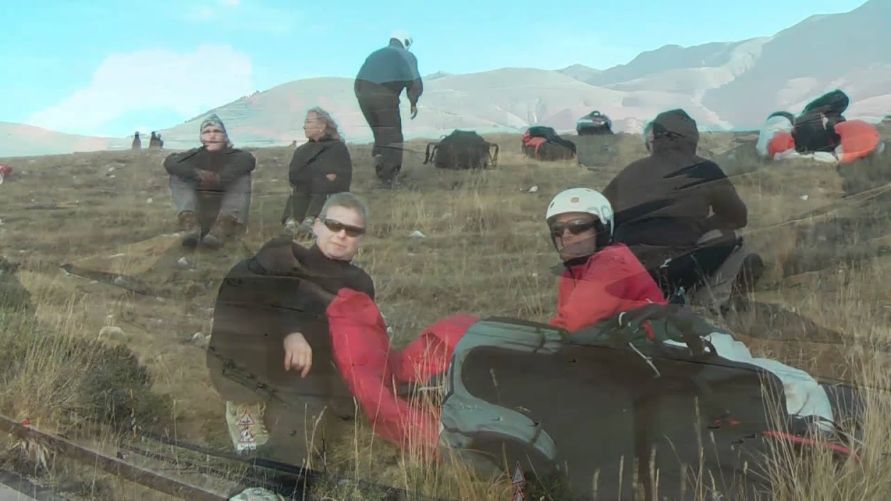 Gleitschirmfliegen in Castelluccio