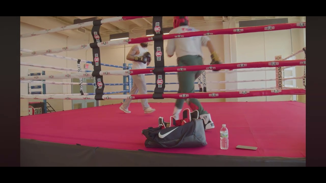 Light Sparring With Sakib From NYC. We here to teach and learn from eachother 40 Vs 26🥊