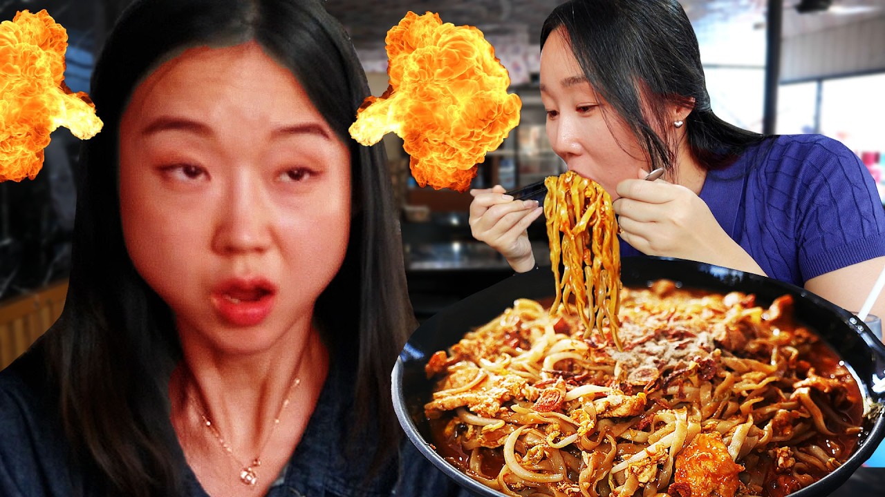 Makan Mie Pedas di Indonesia Sebelum Terbang… Kesalahan Terbesar! 😂😂