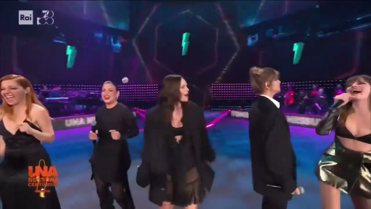 Una Nessuna Centomila - Nessun Dolore   - Emma Annalisa Noemi Alessandra Amoroso Francesca Michielin