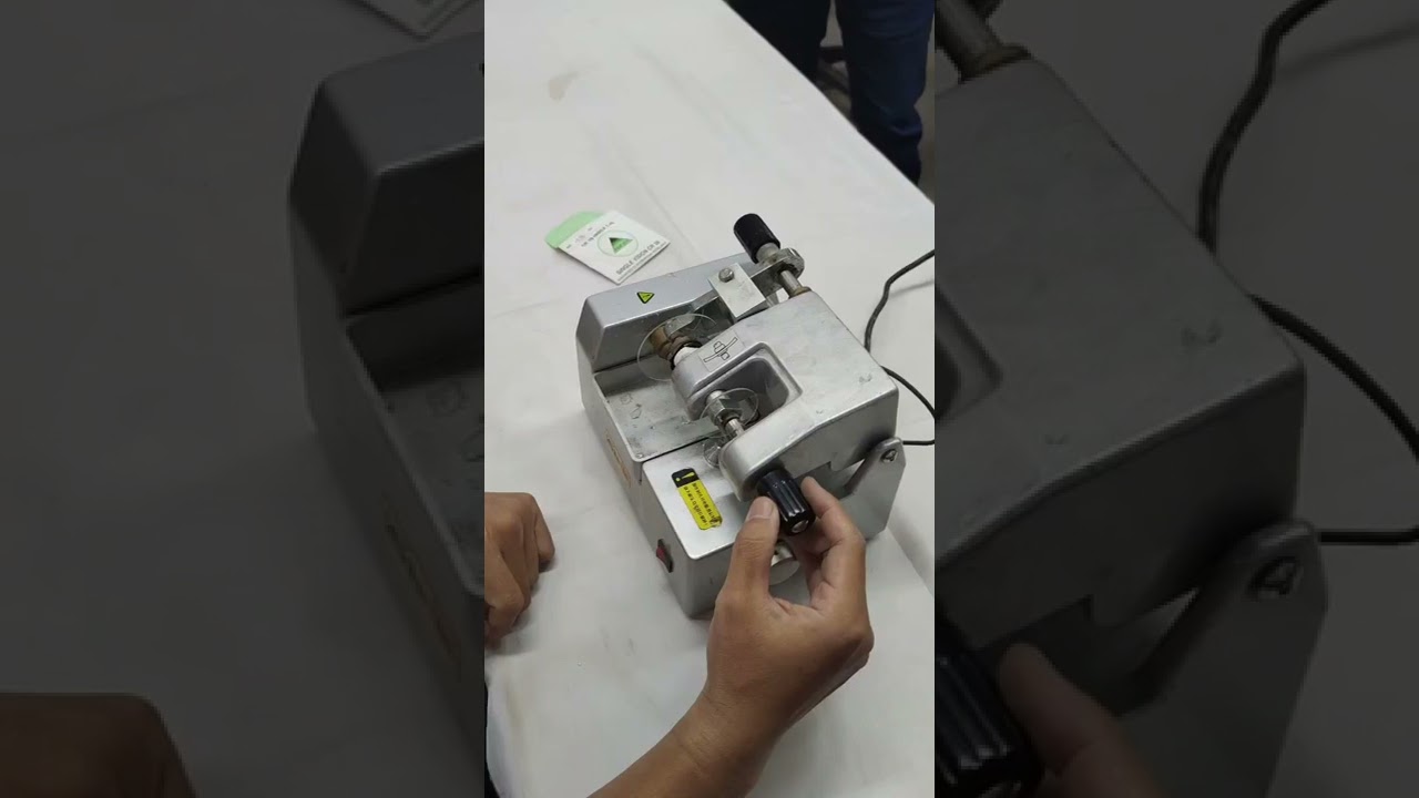 การใช้เครื่องตัดเลนส์กึ่งอัตโนมัติ