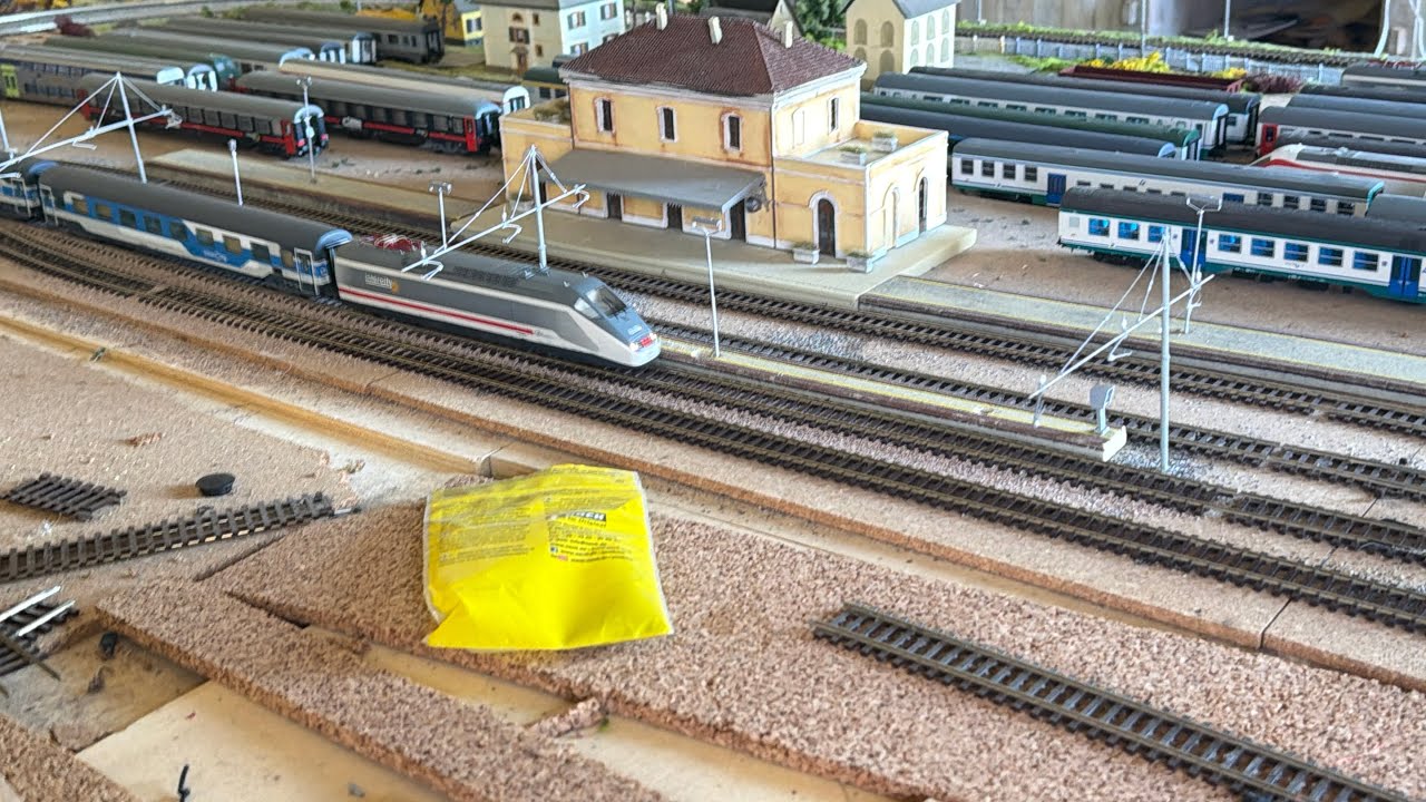 Intercity con e414 transito in Stazione! 