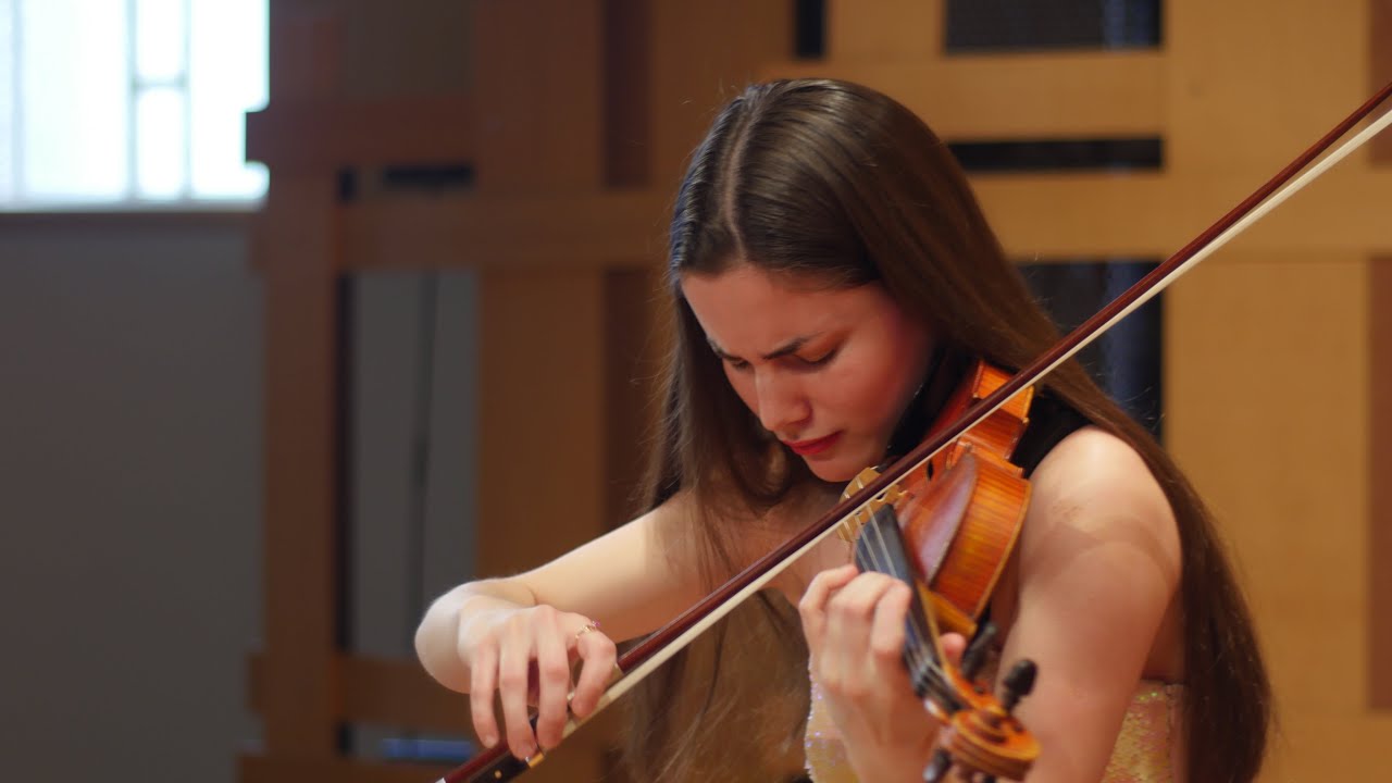 Anastasiia Mazurok plays Mendelssohn violin concerto
