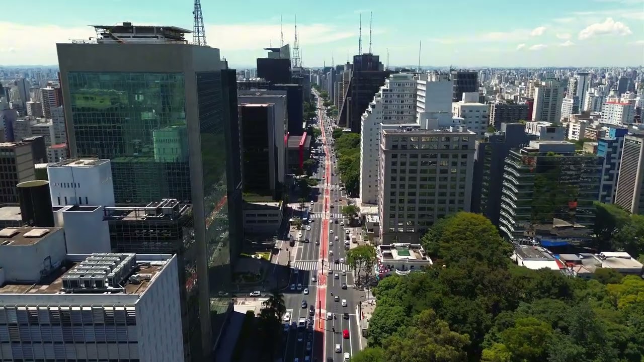 ​O Pulso de São Paulo: Avenida Paulista do alto! 🚁