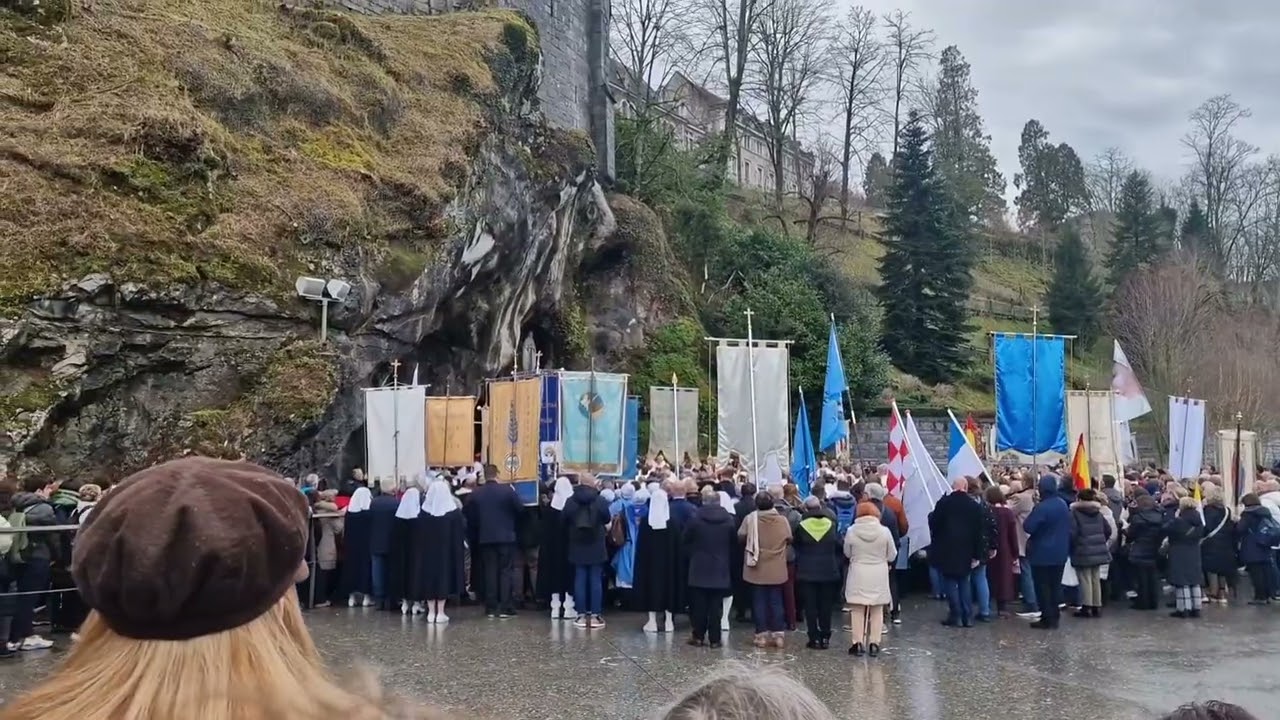 Benedizione dopo il Santo Rosario di mercoledì 11 febbraio 2026 .🙏🙏🙏