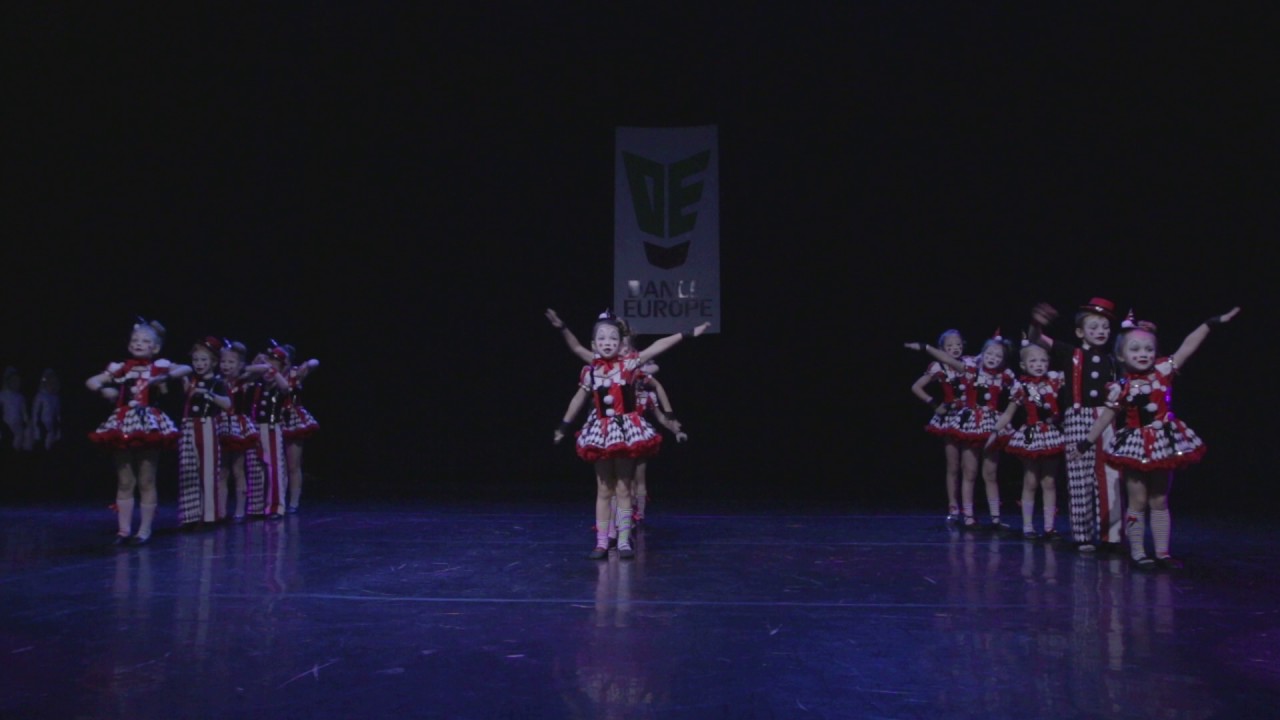 12 White Dance   Jokers