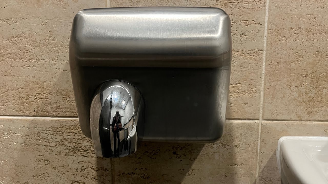 KingsDry (P+L Systems) Hand Dryer at Nando’s, The Light - Leeds 🚼♿️