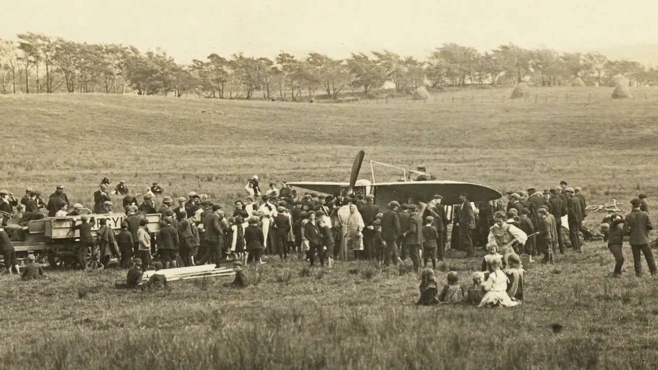 The Spirit of Flight: Lanark Air Show Memorial 1910 - 2010
