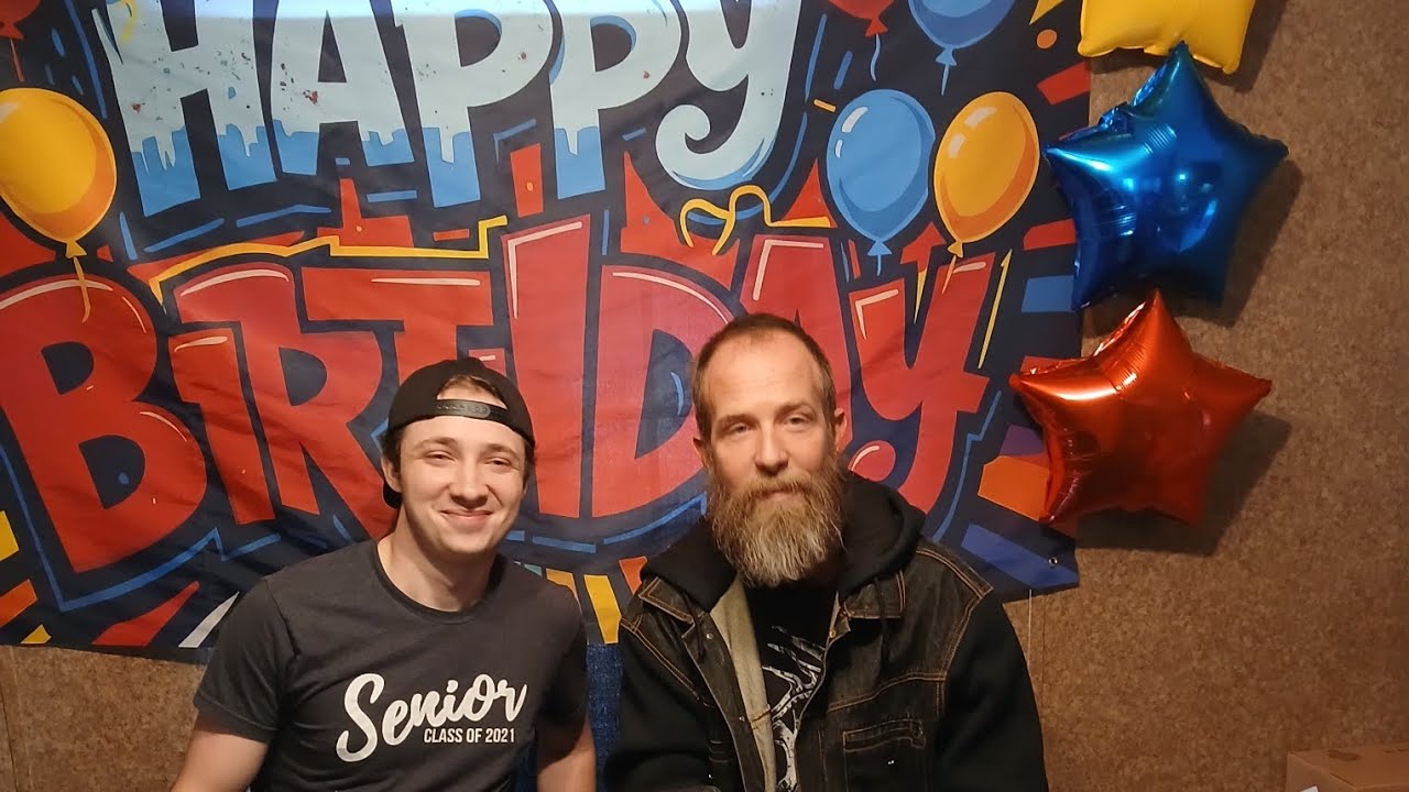 EPIC BIRTHDAY PACK BATTLE FATHER VS SON WHO WILL WIN ???